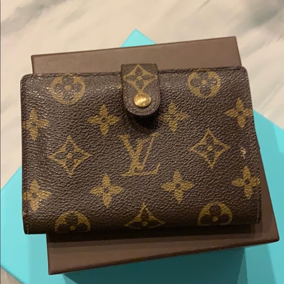 Louis Vuitton Handbags - Louis Vuitton wallet